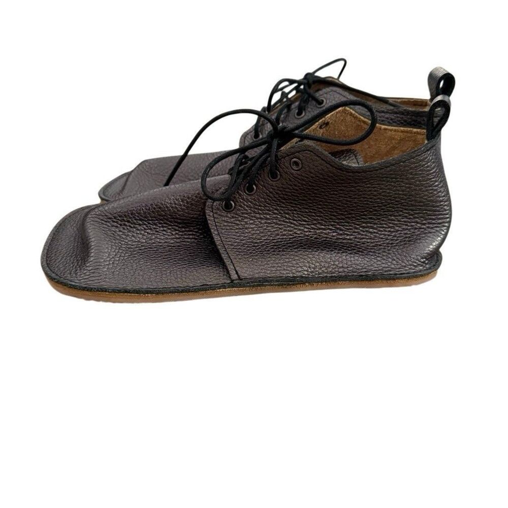 Everleigh Meadow Oxford Bootie Metallic Gray Size 8 Barefoot New - Picture 2 of 9